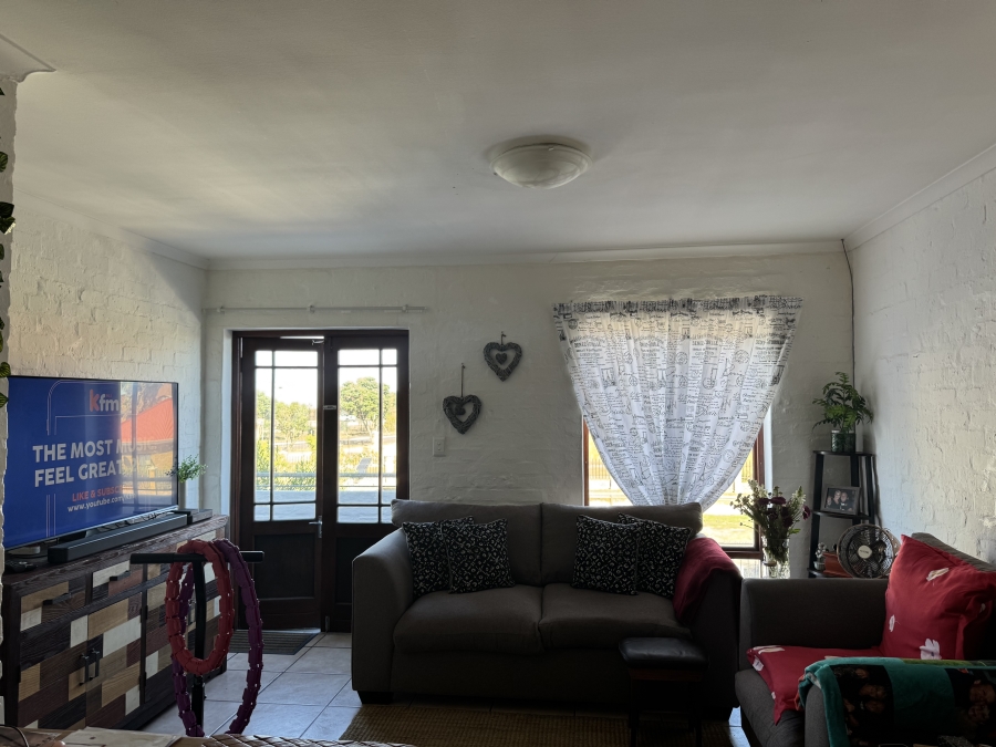 2 Bedroom Property for Sale in Sandbaai Western Cape